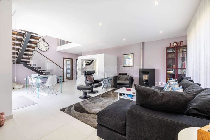 Image No.3-3 Bed House for sale