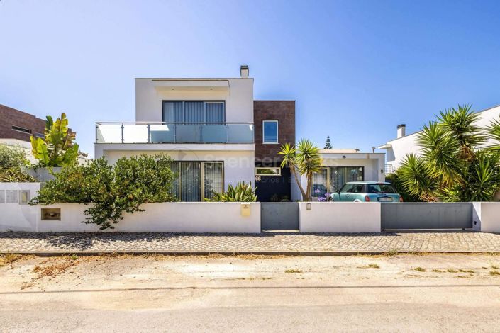 Image No.37-3 Bed House for sale