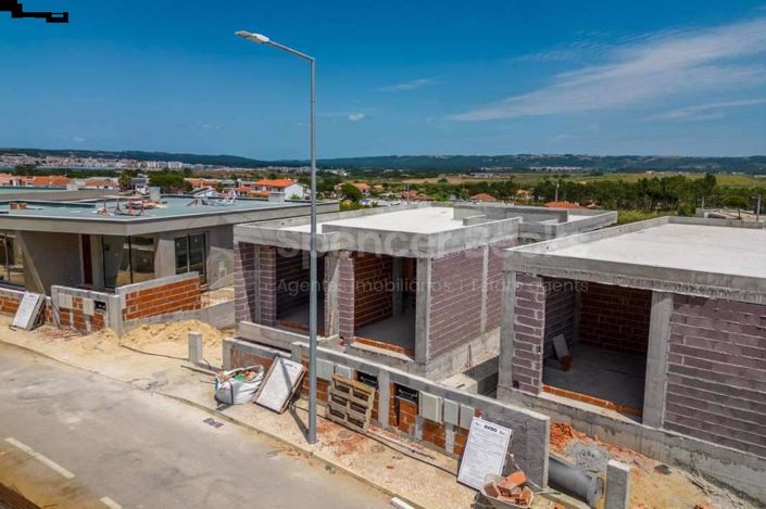 Image No.12-2 Bed House for sale