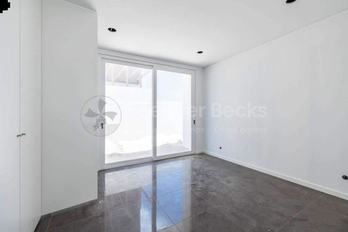 Image No.11-4 Bed House for sale