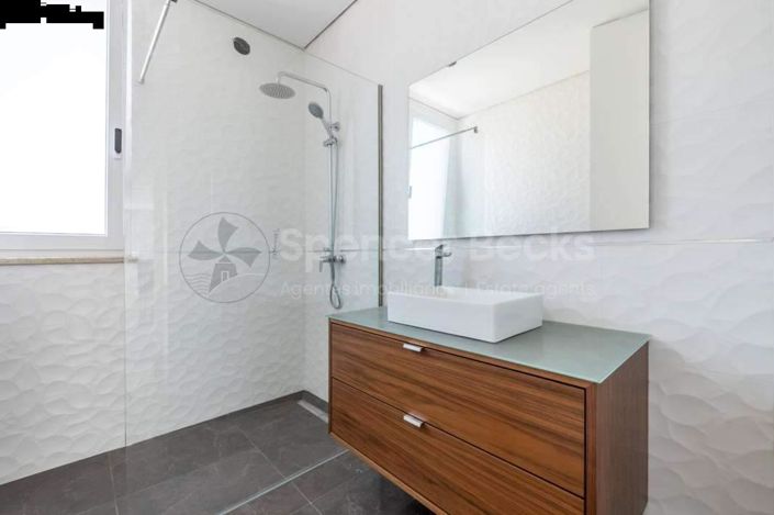 Image No.13-4 Bed House for sale