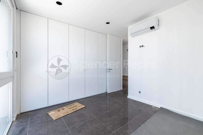 Image No.16-4 Bed House for sale