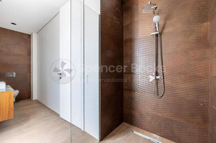 Image No.21-4 Bed House for sale