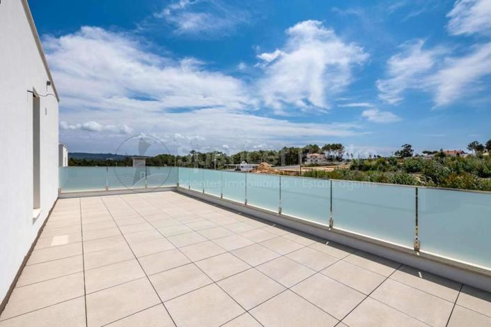 Image No.23-4 Bed House for sale