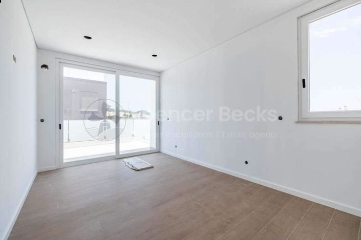 Image No.24-4 Bed House for sale