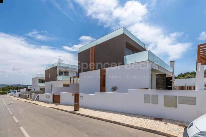 Image No.29-4 Bed House for sale