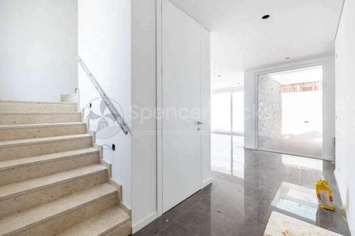 Image No.3-4 Bed House for sale