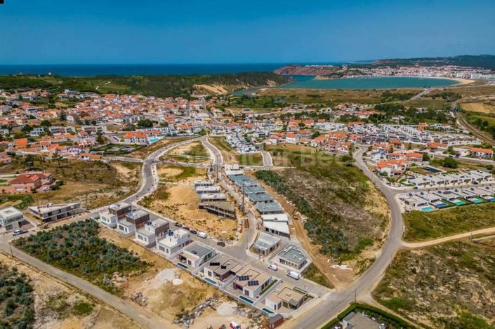 Image No.30-4 Bed House for sale