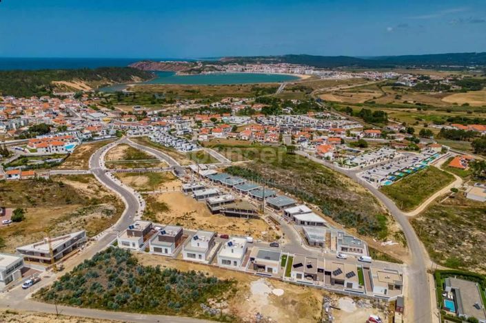 Image No.31-4 Bed House for sale