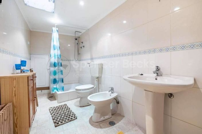 Image No.24-3 Bed House for sale