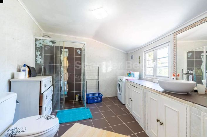 Image No.8-3 Bed House for sale