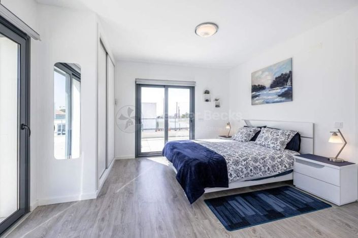 Image No.22-3 Bed House for sale