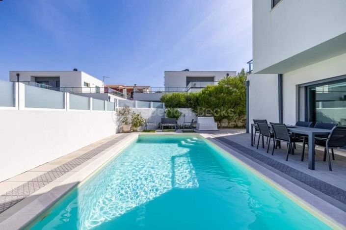 Image No.31-3 Bed House for sale