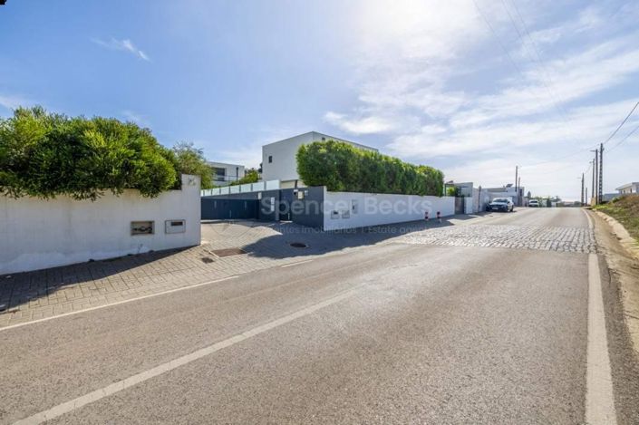 Image No.34-3 Bed House for sale