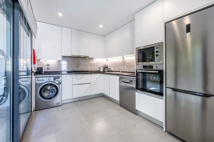 Image No.8-3 Bed House for sale