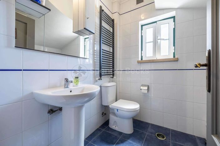 Image No.13-4 Bed House for sale