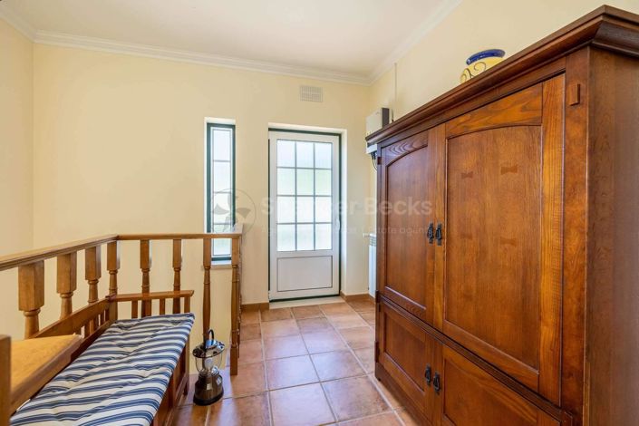 Image No.17-4 Bed House for sale