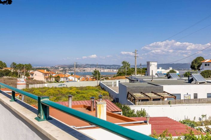 Image No.26-4 Bed House for sale