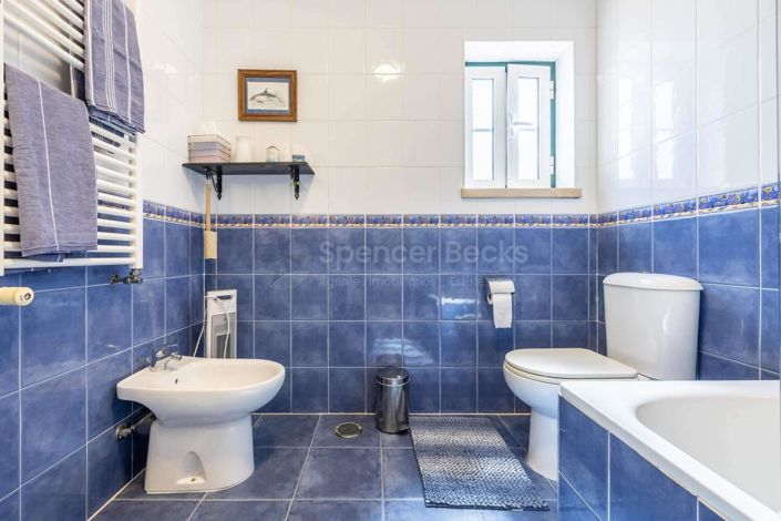 Image No.30-4 Bed House for sale