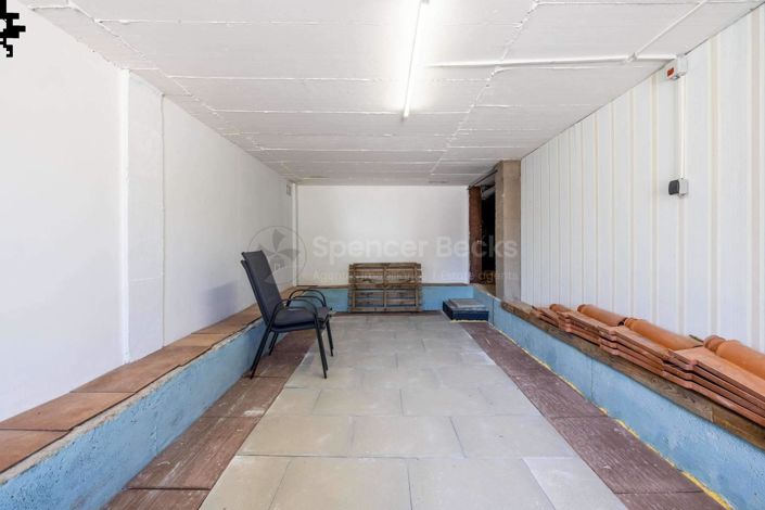 Image No.31-4 Bed House for sale