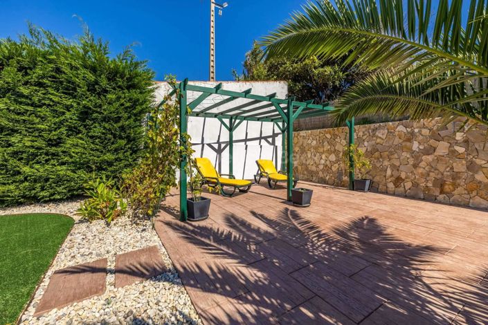 Image No.35-4 Bed House for sale