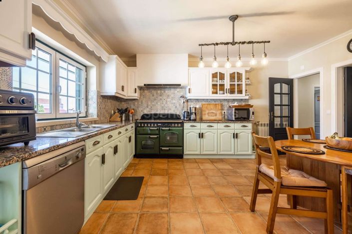 Image No.8-4 Bed House for sale