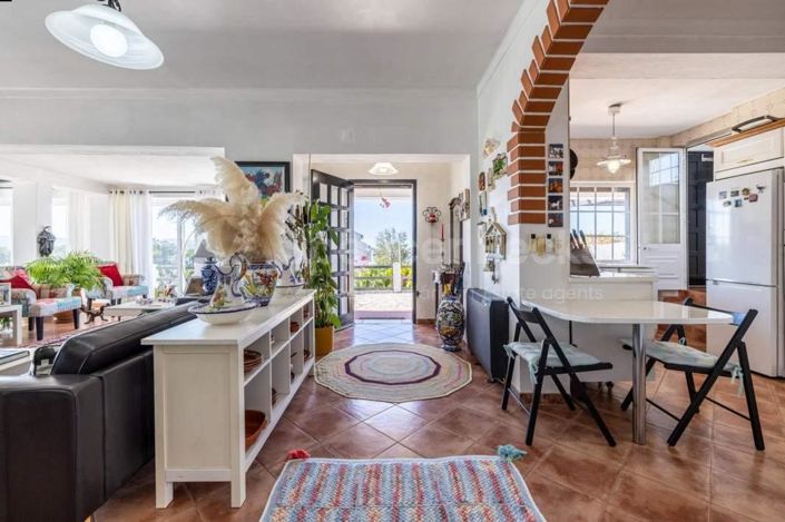 Image No.7-3 Bed House for sale