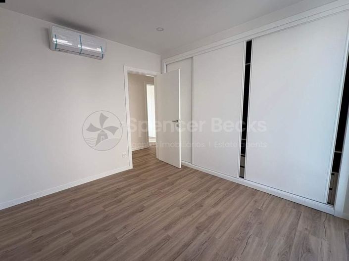 Image No.12-4 Bed House for sale