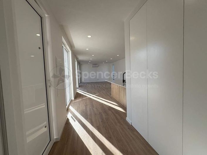 Image No.18-4 Bed House for sale