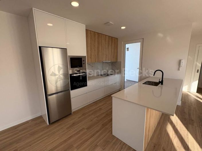 Image No.2-4 Bed House for sale