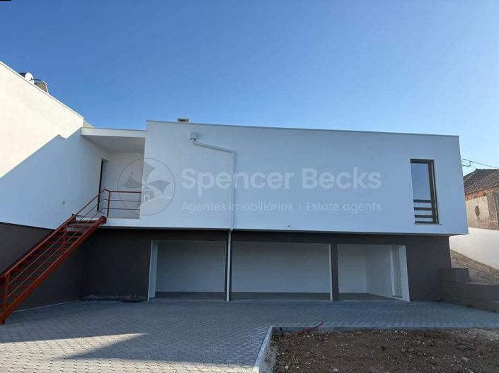 Image No.24-4 Bed House for sale