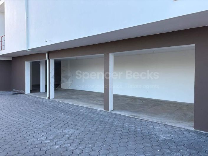 Image No.25-4 Bed House for sale