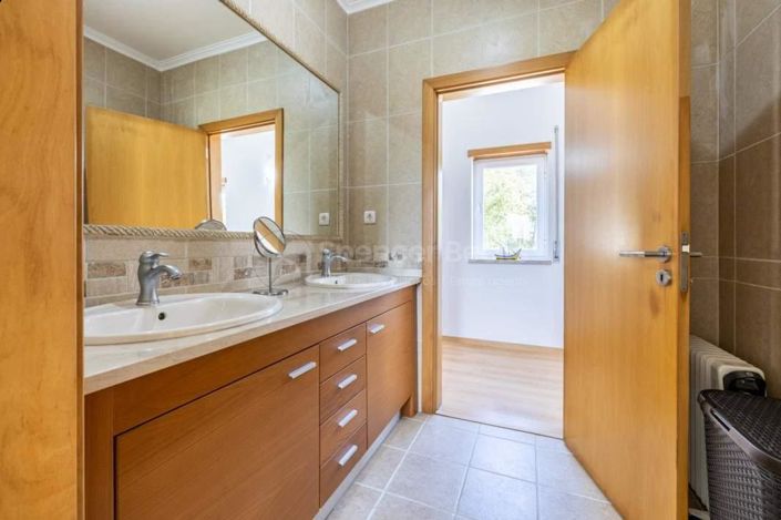 Image No.14-3 Bed House for sale