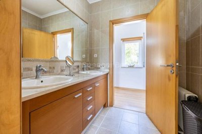 2cfeeafe-352e-1045-8b8f-b3ae0c4849f0