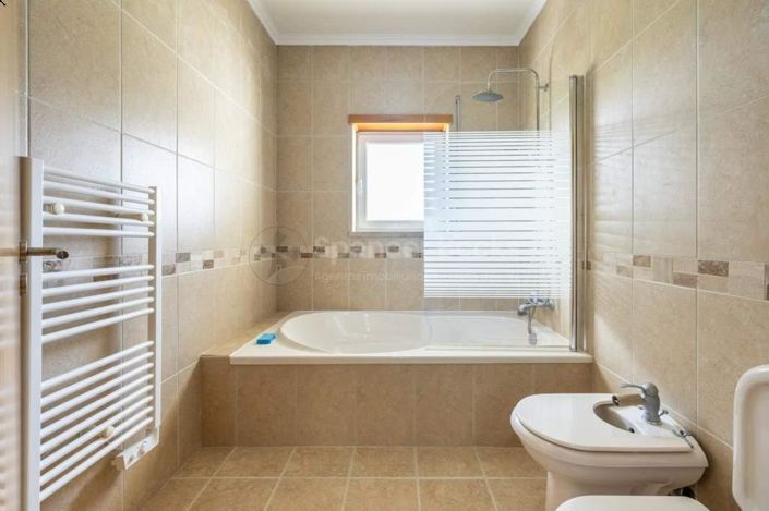 Image No.15-3 Bed House for sale