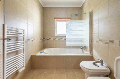 9373aebc-db8f-487d-a511-460a09964385