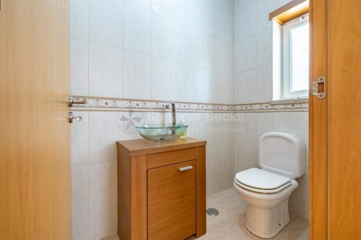 Image No.4-3 Bed House for sale