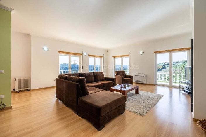 Image No.6-3 Bed House for sale