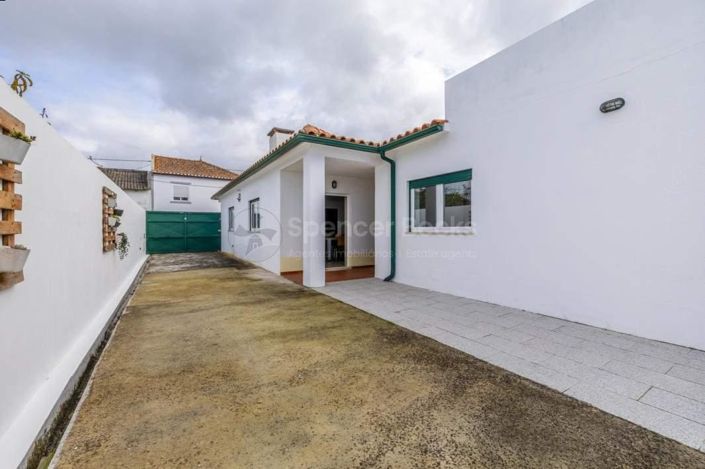 Image No.21-3 Bed House for sale