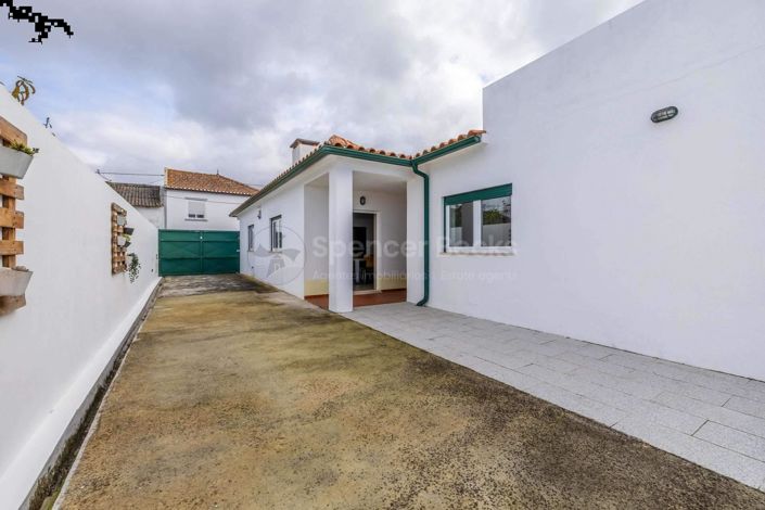 Image No.21-3 Bed House for sale