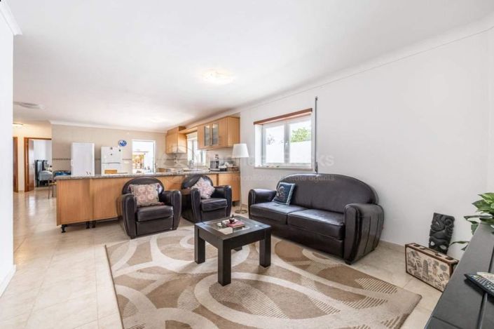 Image No.3-3 Bed House for sale