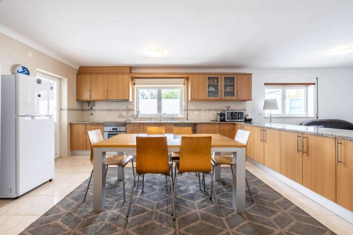 Image No.8-3 Bed House for sale