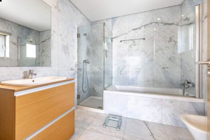 Image No.22-3 Bed House for sale