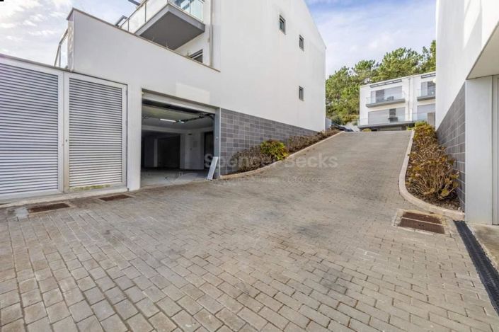 Image No.26-3 Bed House for sale