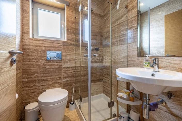 Image No.5-3 Bed House for sale