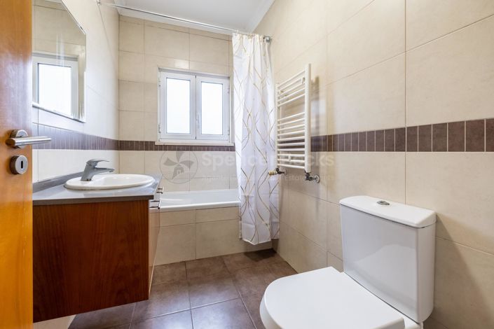 Image No.16-3 Bed House for sale