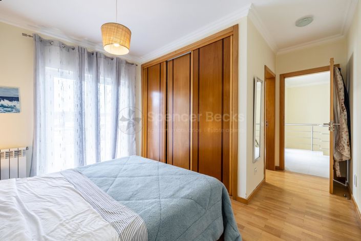 Image No.18-3 Bed House for sale