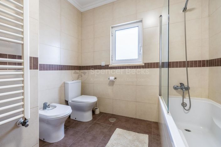 Image No.24-3 Bed House for sale