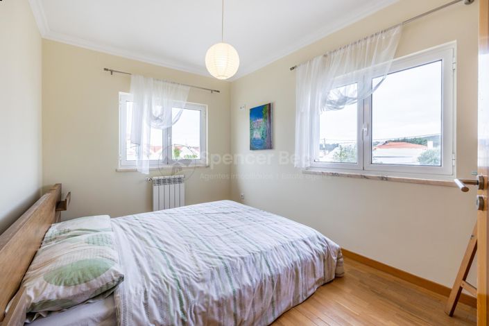 Image No.25-3 Bed House for sale