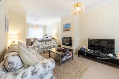 57440a33-e68a-f0ea-306a-beb806f0c68c